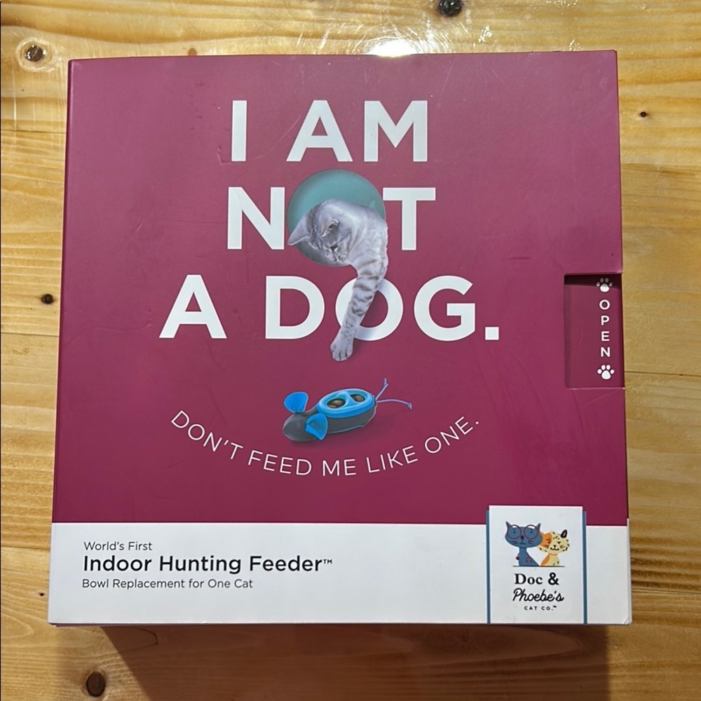 FREE WITH A PURCHASE OVER $25 from my closet Indoor Hunting cat Feeder